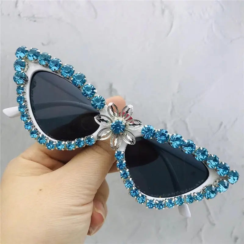 Diamond Sunglasses For Women Luxury Brand Cat Eye Crystal Flower Sun Glasses Black Vintage Rhinestone Glasses eprolo