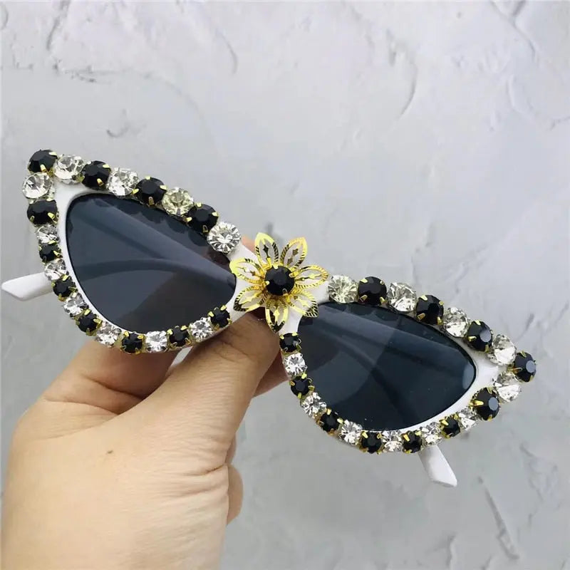 Diamond Sunglasses For Women Luxury Brand Cat Eye Crystal Flower Sun Glasses Black Vintage Rhinestone Glasses eprolo